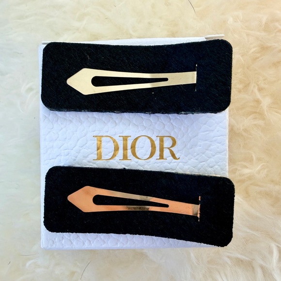 Dior Set of 2 Houndstooth Black, White & Gold Tweed Hair Clips with ‘CD’ emblem main image 7